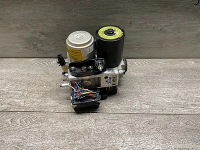 OEM LEXUS GS450H HYBRID 2007-11 ABS ANTI LOCK HYDRAULIC BRAKE PUMP SYSTEM MODULE - Image 1 of 4