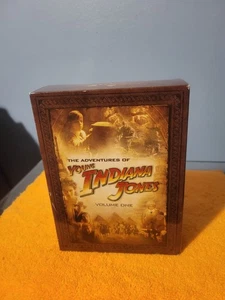 The Adventures of Young Indiana Jones: Volume One (12-Disc DVD Set, 2007) - Bild 1 von 7