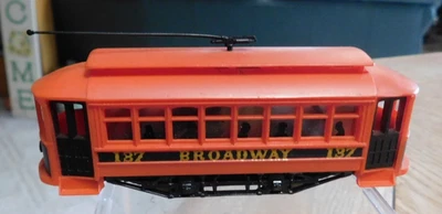 TYCO HO Scale 214G Broadway Trolley Car #137 Nice-BUY IT NOW. - Image 1 of 4
