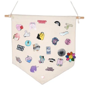 Lote de trabajo X 25 insignias de prendedor modernas en lona para colgar en la pared lindas mujeres bonitas múltiples - Imagen 1 de 10