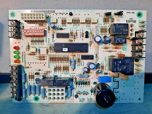 Rheem Furnace Control Board 1095-83-203B 1095-205 62-102637-01 (8275) A3 AM - Picture 1 of 3