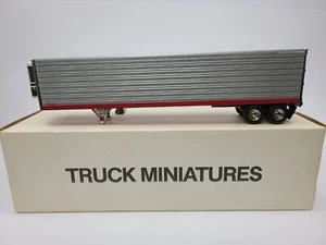 Utility 48' Thermo King Reefer Van Trailer Red Truck Miniatures 1:48 Scale Model - Picture 1 of 7