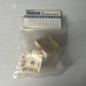 Traxxas #1681 Gear Box Halves NIP - Picture 1 of 2