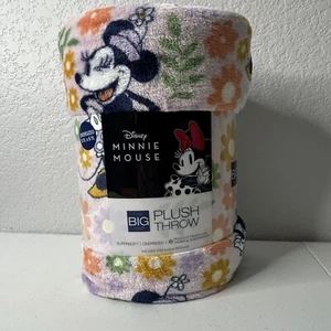Minnie Mouse The Big One Oversized Plush Throw Blanket Floral Purple 5 x 6 Feet - Picture 1 of 3