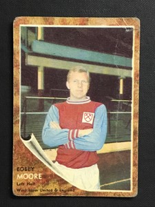BOBBY MOORE | 1963 A&BC Make-A-Photo # 57 | Gum Card | West Ham United