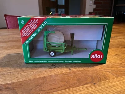 Avvolgitore per balle rotonde Siku Farmer 1:32 Kverneland 2266 trattore, trattore - Immagine 1 di 4