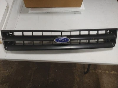 NOS FORD E6FZ-8200-A 1985 1986 FORD ESCORT BLACK GRILLE - Image 1 of 3