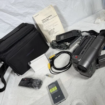 Sony ccd-trv22 Video Camcorder W/ ManualBag Continuous Power Remote Works - Image 1 of 4