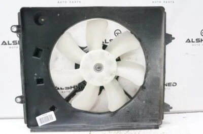 12-2014 Honda CR-V Condenser Cooling Fan Motor Assembly 38615-R5A-A01 OEM  - Image 1 of 4