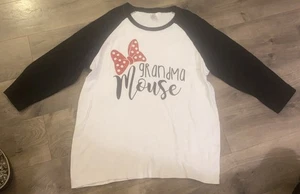 Minnie Mouse Grandma Mouse t-shirt Sz L 3/4 Sleeve Wh/Bla Bow W Red Glitter EUC - Picture 1 of 8