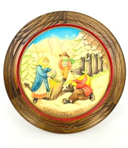 Vintage 1979 ANRI “The Mass Gatherers of Villnoess” Wood Carved Christmas Plate - Picture 1 of 6