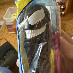 HEROES DC/MARVEL COLLECTORS PEZ CANDY DISPENSER - Picture 1 of 12