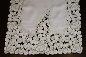 Embroidered Lace Placemat Runner Dresser Scarf Wedding Party Dining Table Event - Picture 1 of 8