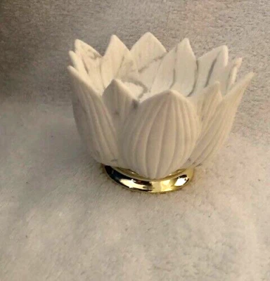 Bath & Body Works FLOWER BOWL White Marble Look Single Wick Candle Holder New - Image 1 of 3