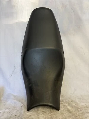 Conjunto de assento Triumph Sprint ST RS fabricante de equipamento original T2301760 - Imagem 1 de 4