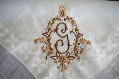 VINTAGE HANKY 1950s LOVELY WHITE & BROWN MONOGRAM INITIAL "G" EMBROIDERY - Image 1 of 2