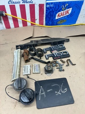 1992-1997 F150 F250 F350 BRONCO OBS LOTE DE EMBLEMAS DE EMBELLECEDOR DE TAPA DE GAS ÚTILES JUNQUE 94 Foto 1 de 4