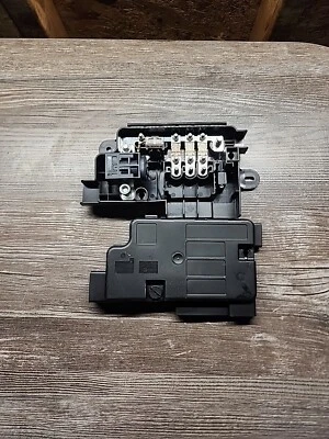 VOLKSWAGEN PASSAT B6 2006-2010 3,6 L CAJA DE RELÉ DE FUSIBLES PRINCIPAL CON CABLE POSITIVO FABRICANTE DE EQUIPOS ORIGINALES* Foto 1 de 4