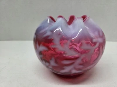 Vintage Fenton Daisy And Fern Cranberry Glass Rose Bowl Opalescent Ruffled Rim  - Image 1 of 3