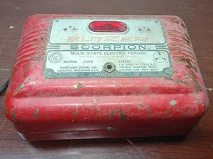 Vintage Blitzer Scorpion Solid State Electric Fencer 8509 A Fence Charger - Picture 1 of 11