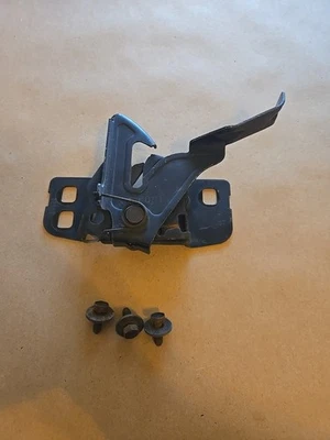 2003-2005 Pontiac Sunfire Engine Compartment Hood Latch Release OEM 32203 Foto 1 de 4