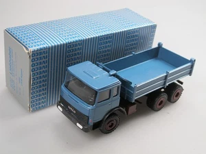 Conrad 3240/1332 Iveco 3-Achs Kipper blau 1:50 in OVP - Bild 1 von 8