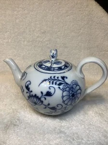 Vintage Meissen Blue Onion Teapot Lid Blue Rose Finial Germany Beautiful Read - Picture 1 of 19