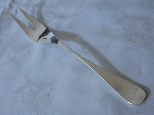 Robbe & Berking Modell SCANDIA Vorleger Bratengabel 20.5 cm Silber 90er TOP - Picture 1 of 2