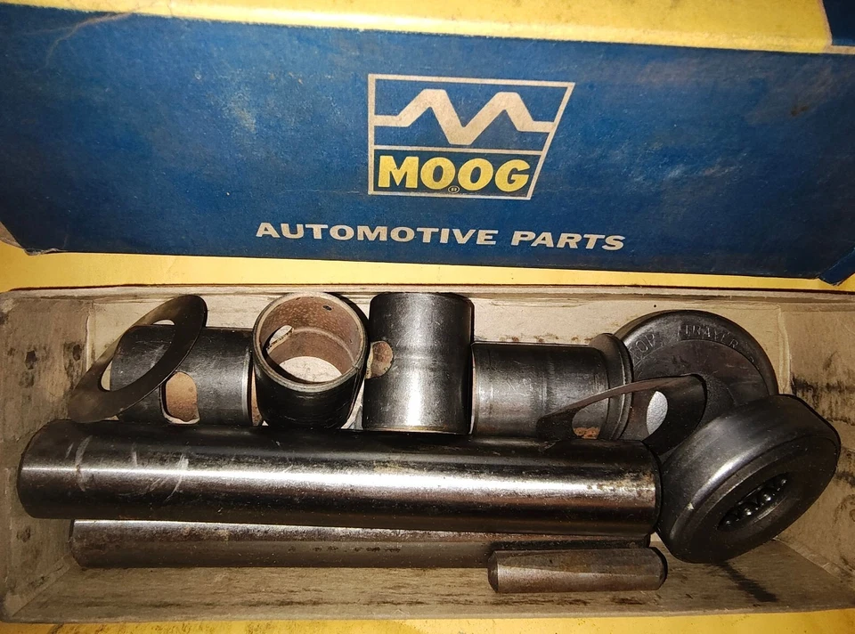 ВИНТАЖНЫЙ НАБОР ЗНАЧКОВ KING; MOOG NO 8450B - Изображение 1 из 3