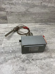 United Electric Controls M27B 7999 Differential Pressure Control Switch - Picture 1 of 9