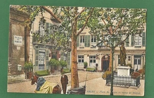 11 215 AK Arles Grand Hotel,Place du Forum et statue de Mistral (Frankreich) - Bild 1 von 2