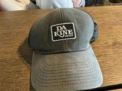 Boné Dakine Trucker malha ajustável Snapback cinza - OSFM - Imagem 1 de 4
