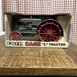 Case L toy tractor by Ertl - Picture 1 of 4