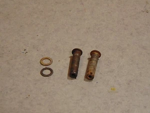 1992 YAMAHA WR200 WR200RD FOOT PEG PINS 90240-10117-00 - Picture 1 of 1