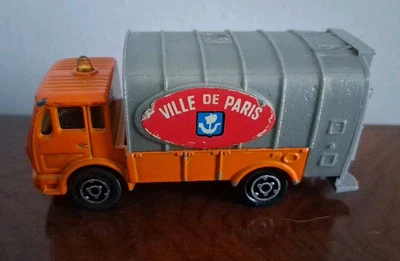 MAJORETTE N.218  SCALA 1/60- CAMION SPAZZATURA - Immagine 1 di 4