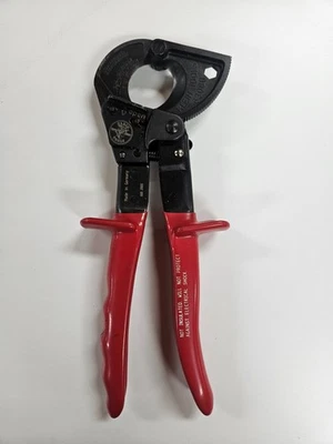 Klein Tools 63060 Cable Cutters, Ratcheting Heavy Duty Cutters for Up to 750 MCM - Image 1 of 4
