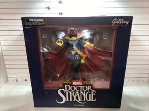 Marvel Diamond Select Toys PVC Gallery Diorama - Doctor Strange - Avengers - Picture 1 of 8
