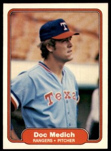 1982 Fleer Baseball Card Doc Medich A Texas Rangers #324