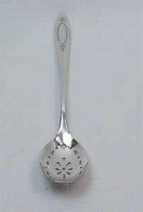 Vtg Oneida Community Silver Plate 1917 ADAM Pierced Olive Spoon 5.75" - Picture 1 of 13