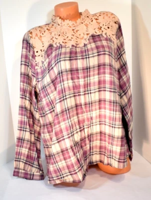 Top de mujer Melrose and Market rosa héroe encaje a cuadros LS arrugado cuello falso talla 1X Foto 1 de 4