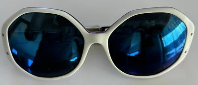 Gafas de sol vintage para mujer, monturas blancas apagadas, de gran tamaño hechas en Italia (K) Foto 1 de 4