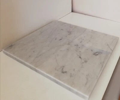 TAGLIERE IN MARMO DI CARRARA , BASE ANCHE PER IMPASTARE O STEMPERARE CIOCCOLATO - Immagine 1 di 2