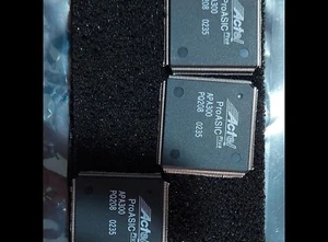 Three ACTEL APA300 chips 208 pins. - Picture 1 of 1
