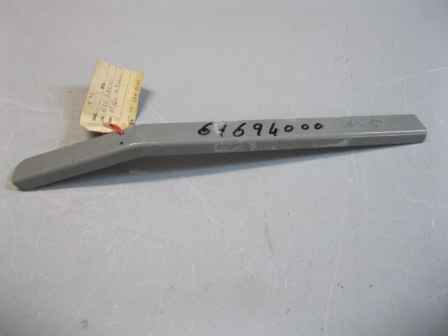 Soporte capó Ferrari 288 GTO # 61694000 Foto 1 de 1