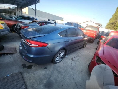 Vidrio de puerta delantera derecha usado se adapta a: Ford Fusion 2019 vidrio solar delantero derecho Foto 1 de 4