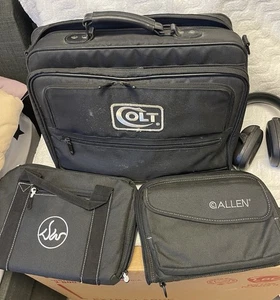 Colt range bag w/accesories 16”x13”x7” - Picture 1 of 4