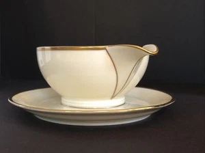 PirkenHammer/Stern, Czechoslovakia, Art Deco Gravy Boat w/atch'd Plate 5100/15   - Picture 1 of 12