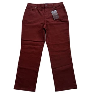 NWT Gloria Vanderbilt Amanda The Original Slimming Jean Size 12P Tapered Leg - Picture 1 of 13