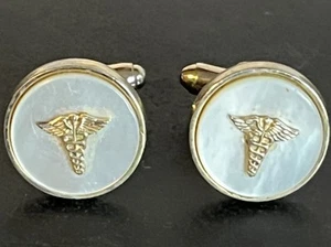 VTG Hippocratic Oath Cuff Links Caduceus Mother Of Pearl Goldtone Nurse Doctor - Picture 1 of 9