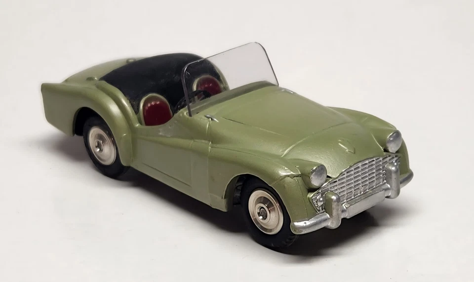Triumph TR3 - Juguetes Corgi - Escala 1/43 - 305 - Juguete vintage Foto 1 de 4